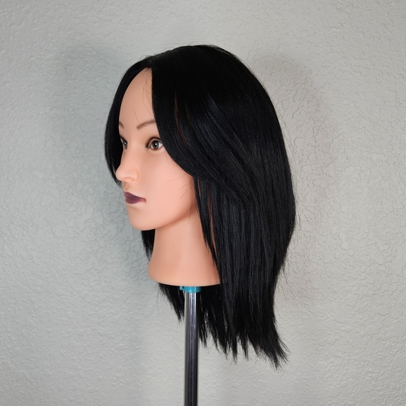 Bobbi Boss Black color wig 17" lace front - Picture 4 of 4